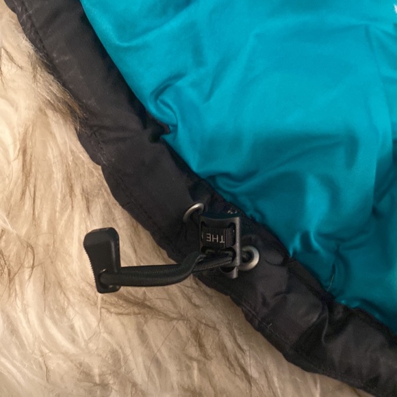 North Face Black Puffy Vest - Picture 5 of 7